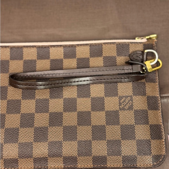 Louis Vuitton Authentic Damier Ebene Neverfull MM Pochette - Picture 2 of 13